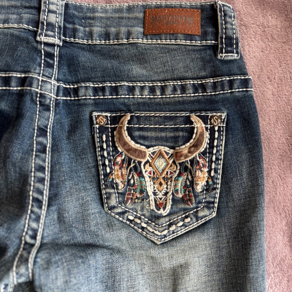 Shyanne Girls Medium Wash Bootcut Jeans Steer Skull Embroidered Pockets Size 8 - Picture 6 of 7